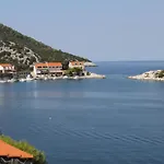 And By The Sea Zaklopatica, - 994 بيت ضيافة
