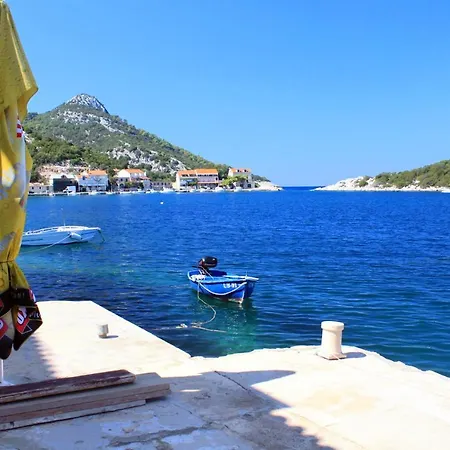 And By The Sea Zaklopatica, - 994 بيت ضيافة Lastovo