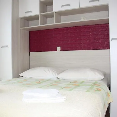 And By The Sea Zaklopatica, - 994 Penzion 3*
