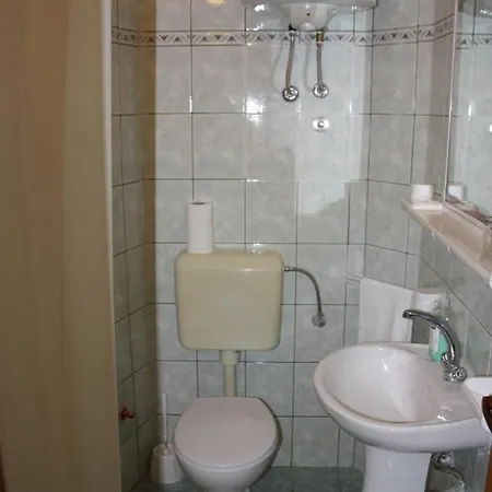 And By The Sea Zaklopatica, - 994 Affittacamere 3*